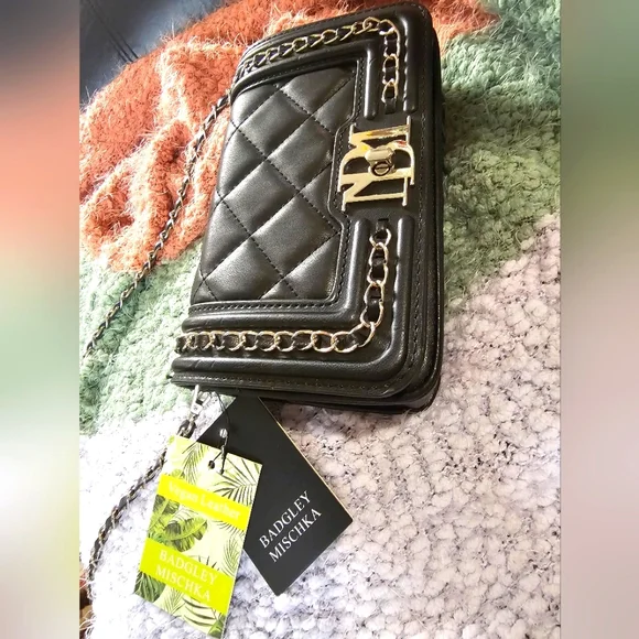 Badgley Mischka Black Quilted Chain Strap Crossbody Handbag NWT - Picture 2 of 14